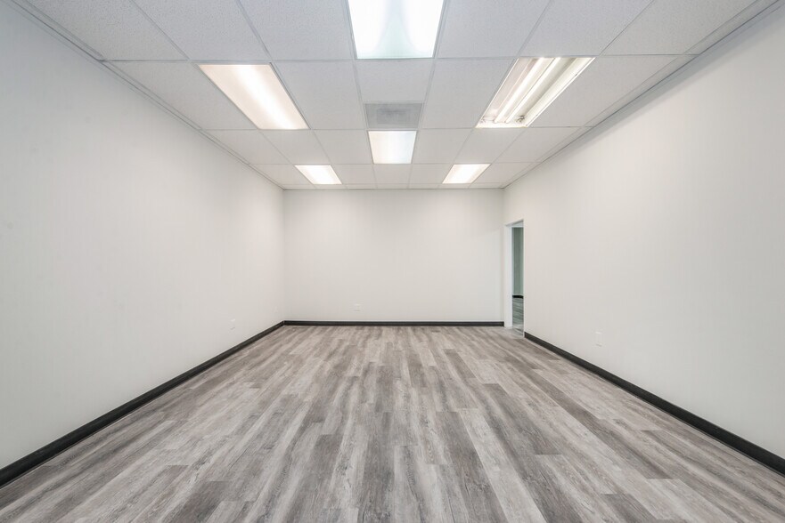 More Photos Of 288 Stuyvesant Ave, Lyndhurst General Retail For Lease