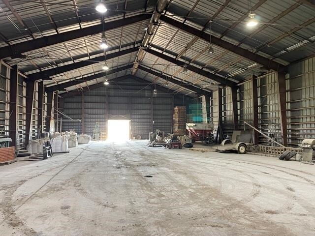 More Photos Of 5118 13th Ave, Simcoe Light Distribution For Sale