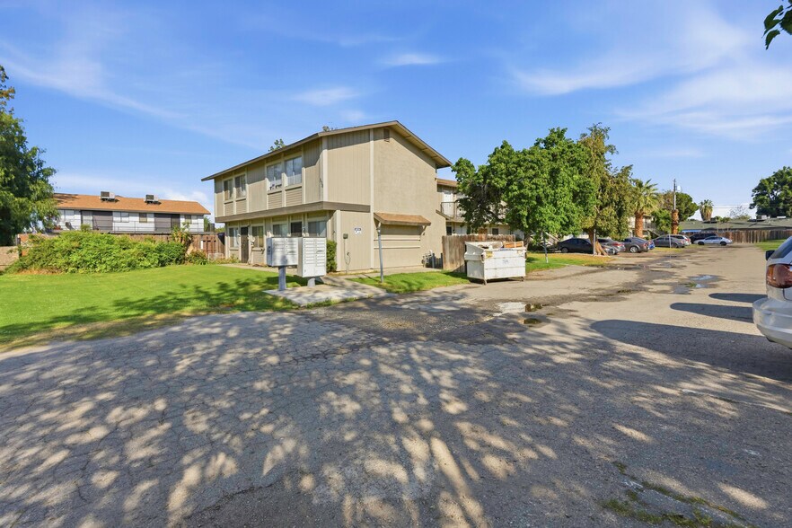 More Photos Of 330 Roberts Ln, Bakersfield Apartments For Sale