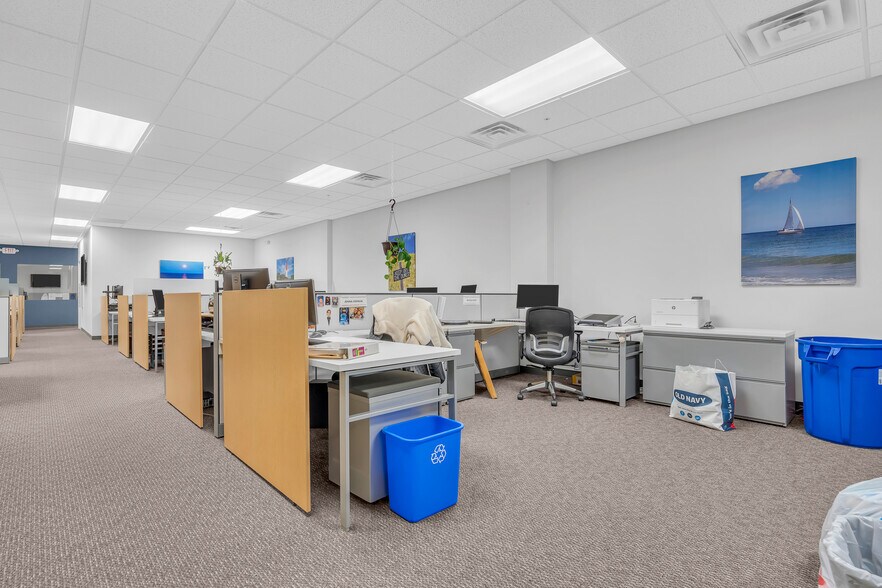 More Photos Of 1001 Corporate Cir, Toms River Warehouse For Lease