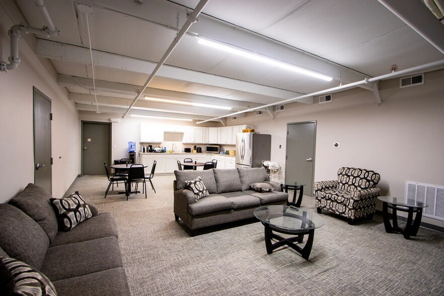 More Photos Of 115 Westpark Blvd, Columbia Manufacturing For Sale