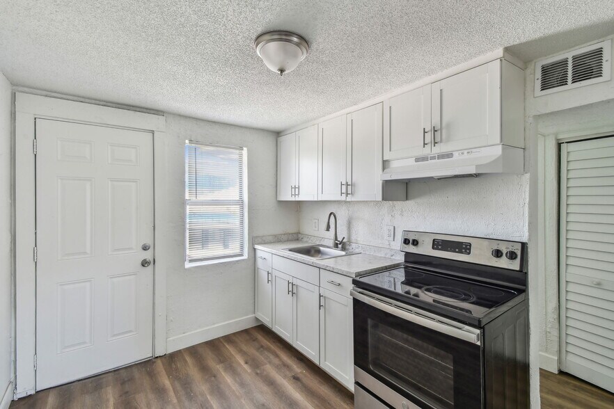 More Photos Of 1330-1334 Barnett St, Jacksonville Apartments For Sale