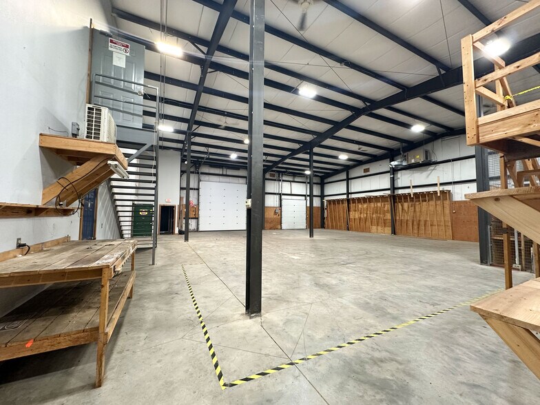 More Photos Of 368 Killingly Rd, Pomfret Industrial For Sale