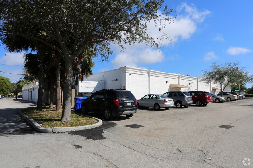 More Photos Of 3801 S Congress Ave, Palm Springs Storefront For Sale