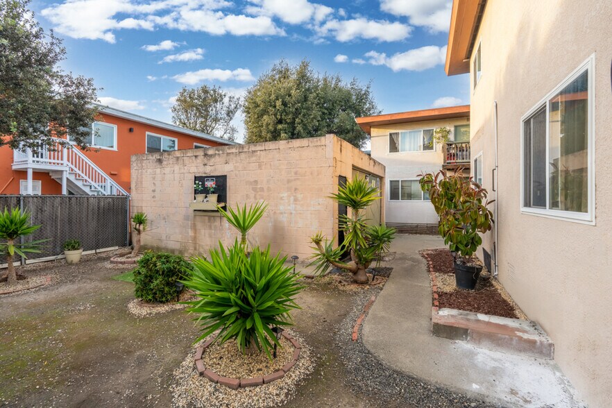 More Photos Of 2920-2922 Stanton St, Berkeley Apartments For Sale