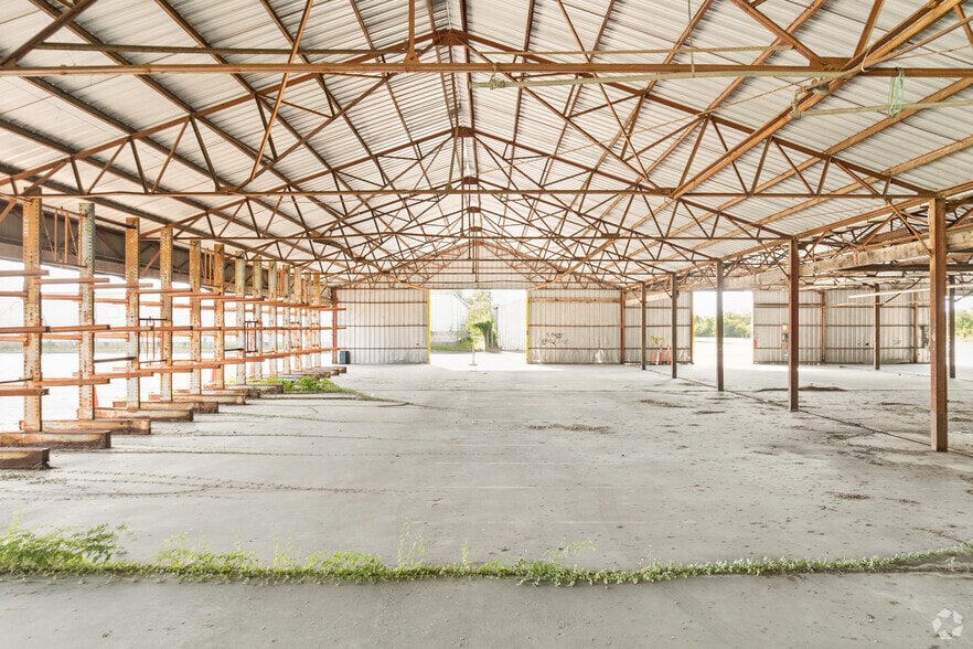 More Photos Of 4812 Gulf Fwy, Houston Warehouse For Sale