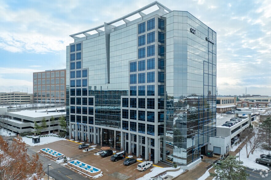 Primary Photo Of 3 Cityplace Dr, Creve Coeur Office For Lease