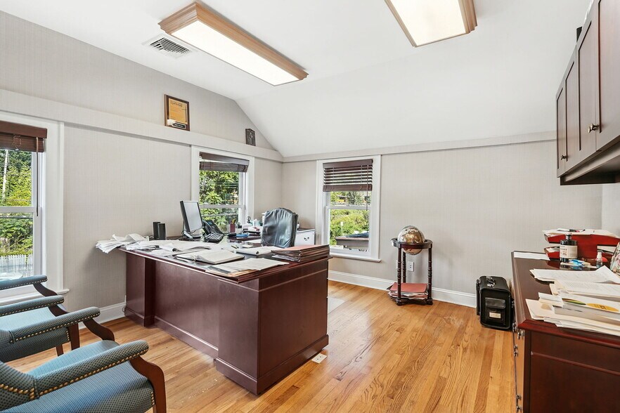 More Photos Of 93 N Greeley Ave, Chappaqua Office For Sale