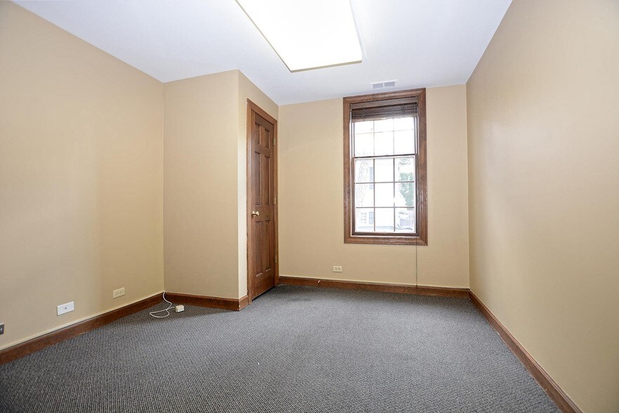 More Photos Of 1626 W Colonial Pky, Inverness Office For Sale