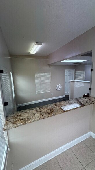 More Photos Of 1684 N Belcher Rd, Clearwater Flex For Lease