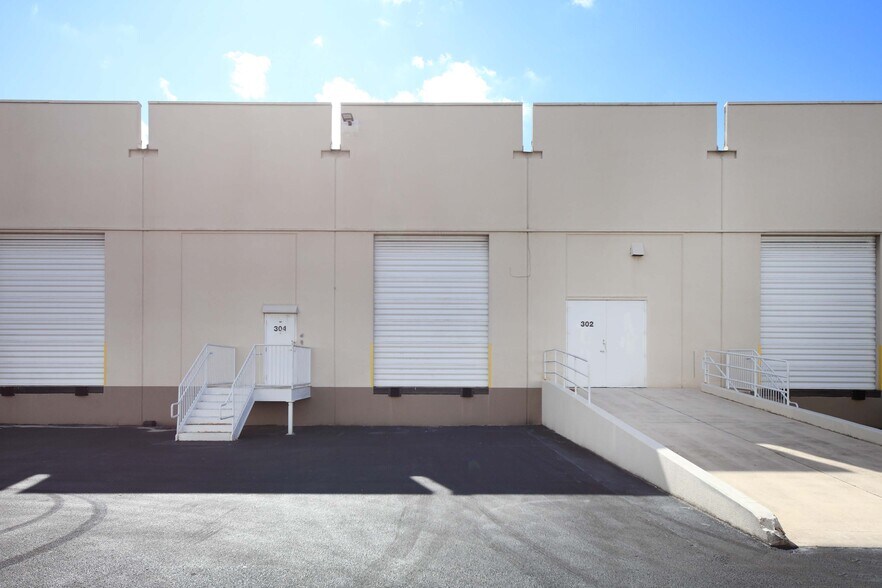 More Photos Of 6535 Nova Dr, Davie Unknown For Lease