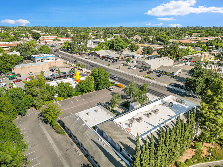 More Photos Of 250 W Main St, Woodland Office For Lease