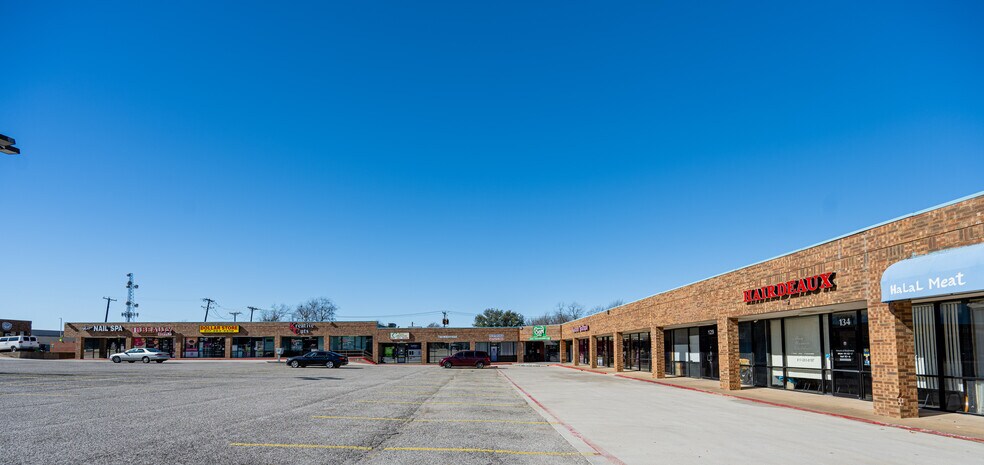 More Photos Of 501 N Main St, Euless Freestanding For Sale