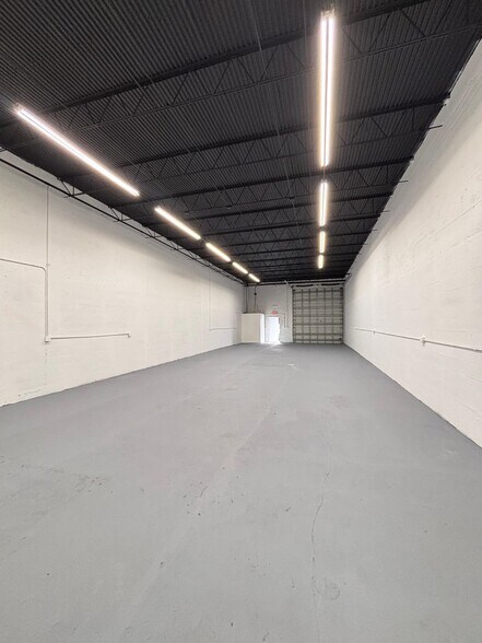More Photos Of 1225 S Dixie Hwy, Pompano Beach Warehouse For Lease