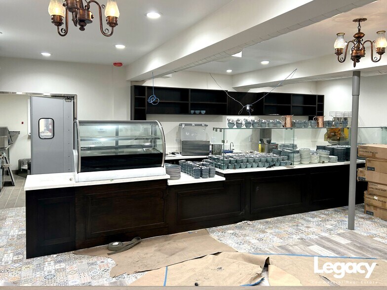 More Photos Of 4843 W Century Blvd, Inglewood Restaurant For Lease