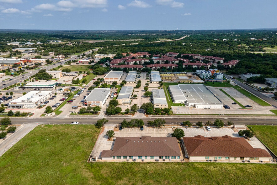 More Photos Of 1921 Corporate Dr, San Marcos Office For Lease