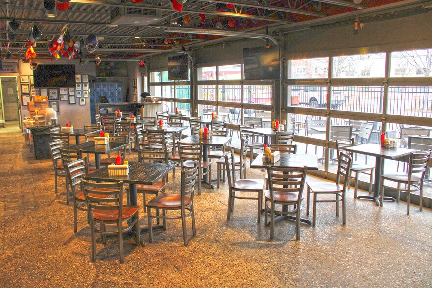 More Photos Of 3900-3904 E Lake St, Minneapolis Restaurant For Sale