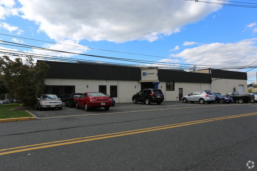 More Photos Of 385 Market St, Kenilworth Light Distribution For Sale