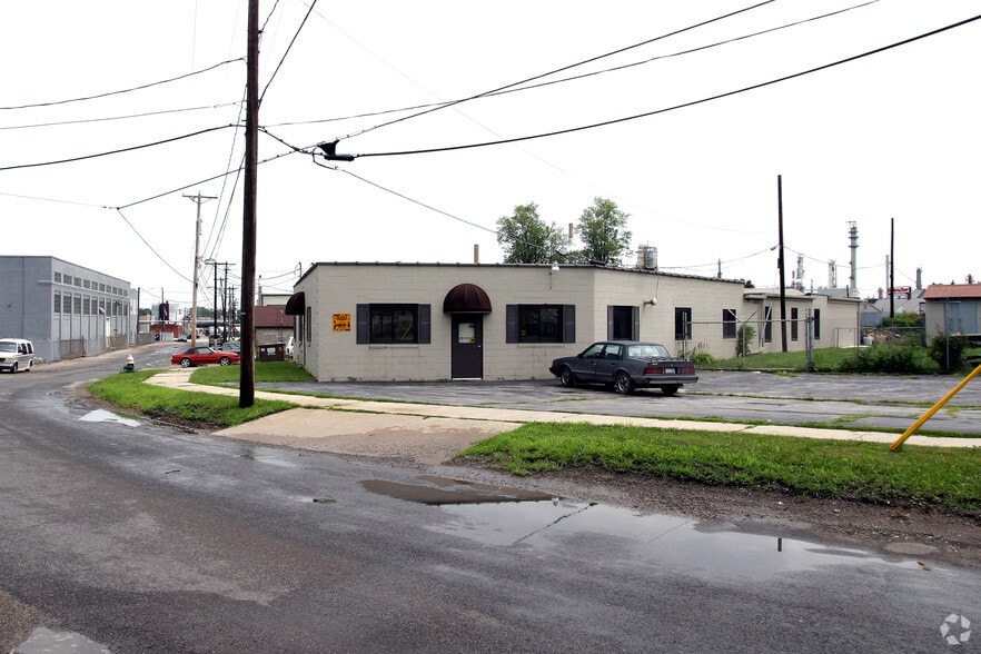 More Photos Of 1117 Hazelwood St, Toledo Office For Sale