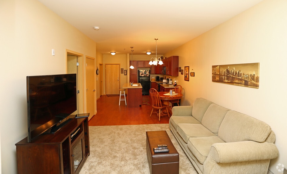 More Photos Of 401 N Washington St, Green Bay Apartments For Sale