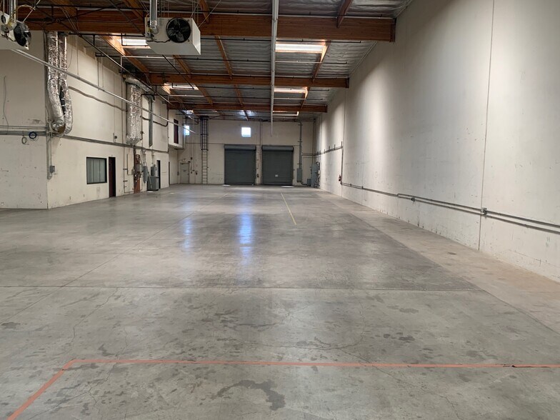 More Photos Of 1747 Wright Ave, La Verne Warehouse For Lease