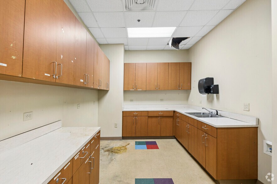 More Photos Of 3806 N Main St, Columbia Schools For Sale