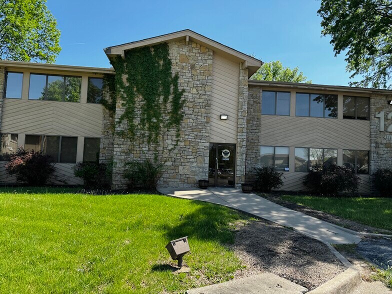 More Photos Of 4228 S Hocker Dr, Independence Office For Sale