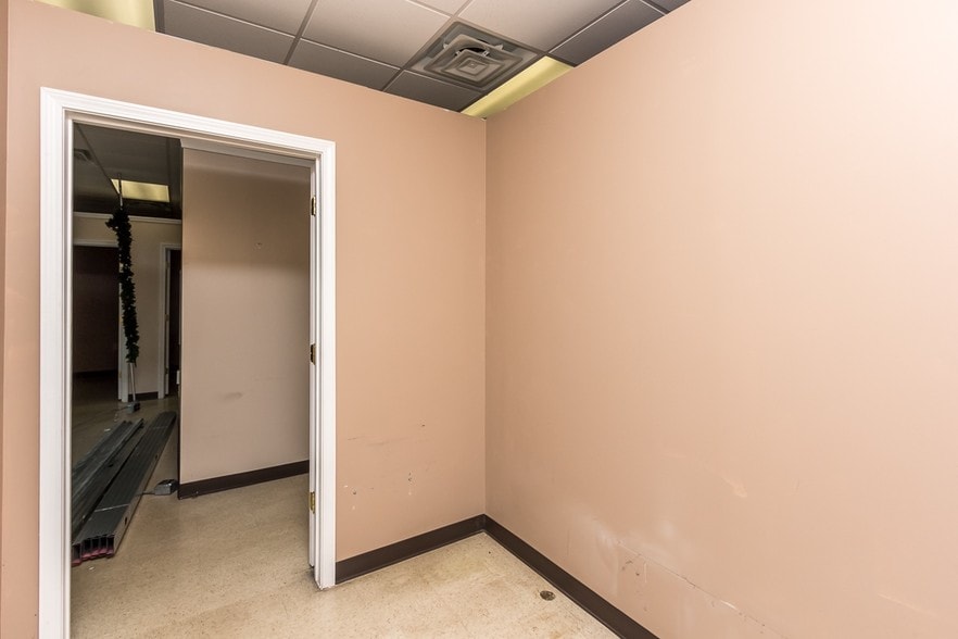 More Photos Of 133 E Main St, Youngsville General Retail For Lease
