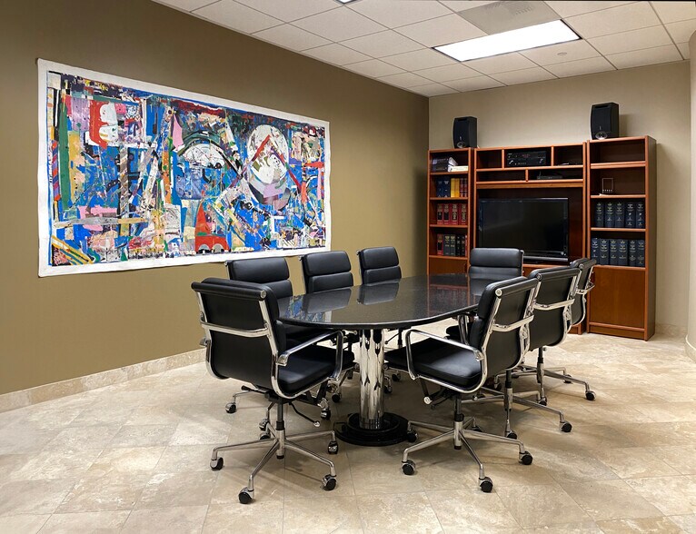 More Photos Of 1925 Century Park E, Los Angeles Office For Lease