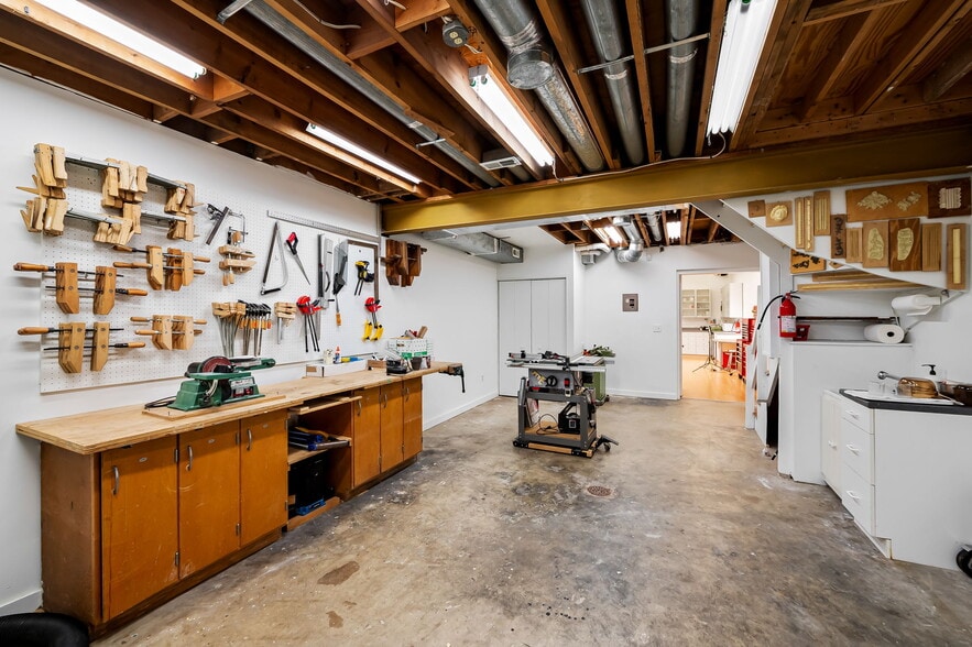 More Photos Of 1637 E Baltimore St, Baltimore Office Residential For Sale