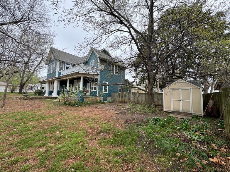 More Photos Of 224 W Chickasaw St, Tahlequah Hospitality For Sale