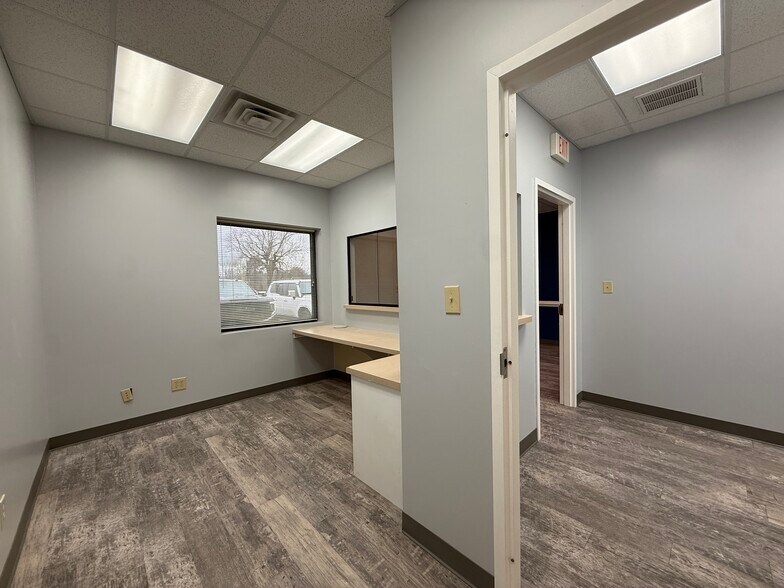 More Photos Of 2140 W Arlington Blvd, Greenville Medical For Lease