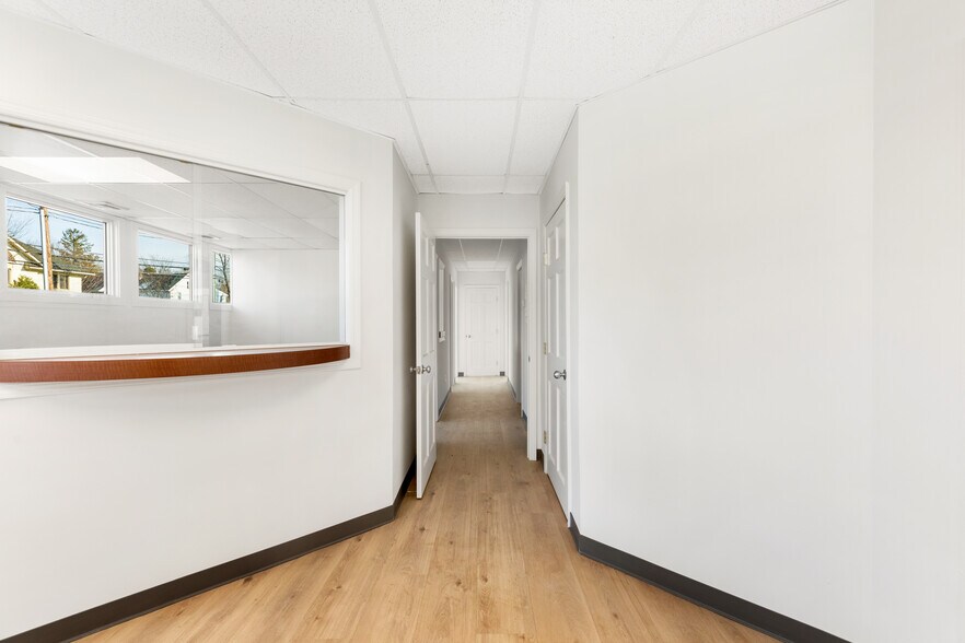 More Photos Of 152 E Main St, Huntington Medical For Lease