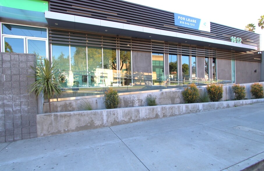 More Photos Of 1612 W Glenoaks Blvd, Glendale Office For Lease