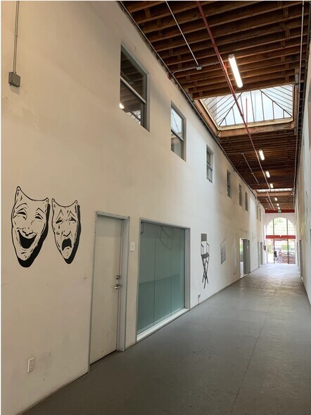 More Photos Of 5176 Santa Monica Blvd, Los Angeles Loft Creative Space For Lease