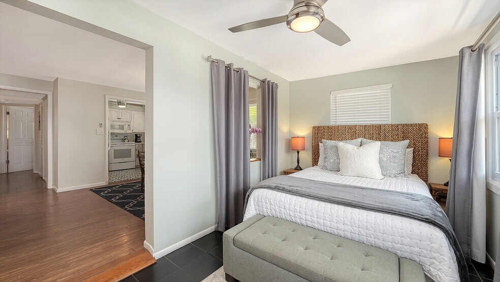 More Photos Of 5610 AVENIDA DEL MARE, Sarasota Specialty For Sale