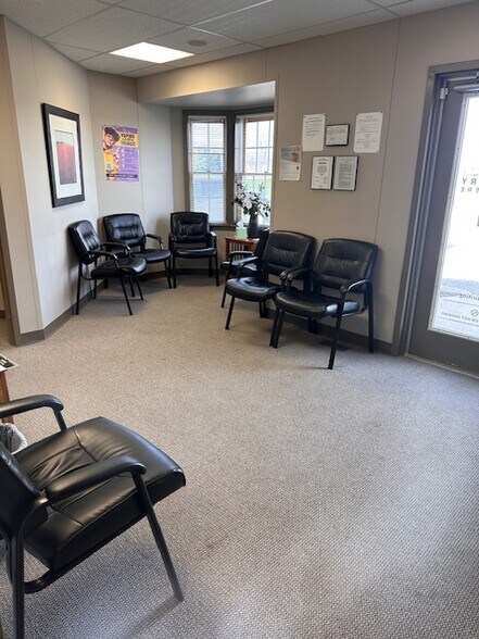 More Photos Of 1289 S Linden Rd, Flint Medical For Lease