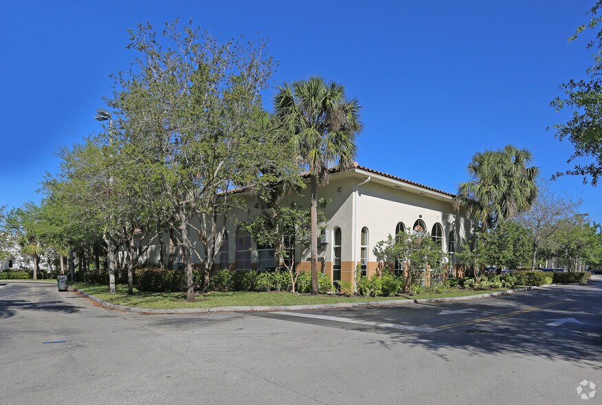 More Photos Of 1631-1691 Bonaventure Blvd, Weston General Retail For Lease