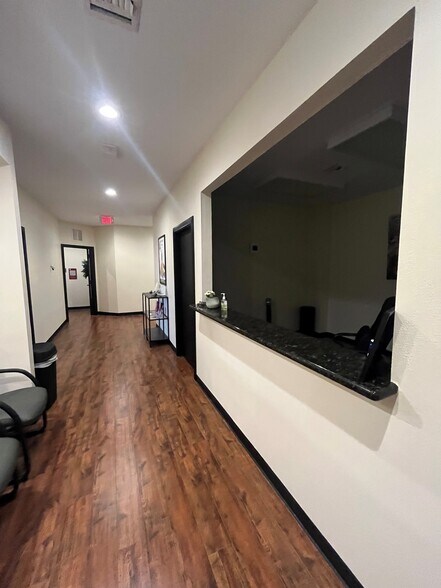 More Photos Of 1302 N Shepherd Dr, Houston Medical For Lease