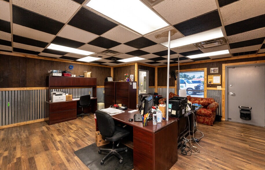 More Photos Of 447 Ossie Davis Pky, Waycross Auto Dealership For Sale