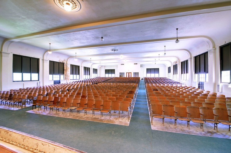 More Photos Of 410 W 7th St, Taylor Research And Development For Lease