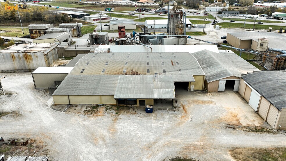 Primary Photo Of 1921 N Main St, Monticello Unknown For Lease