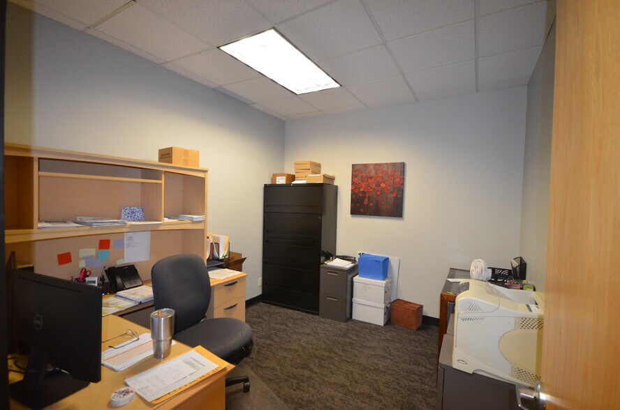More Photos Of 3409 Executive Center Dr, Austin Unknown For Lease