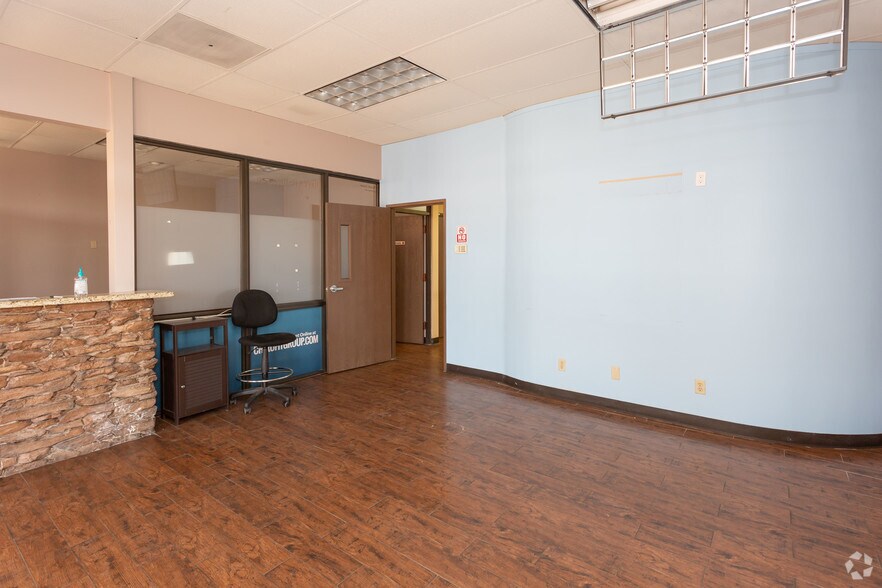 More Photos Of 5062 N 19th Ave, Phoenix Medical For Sale