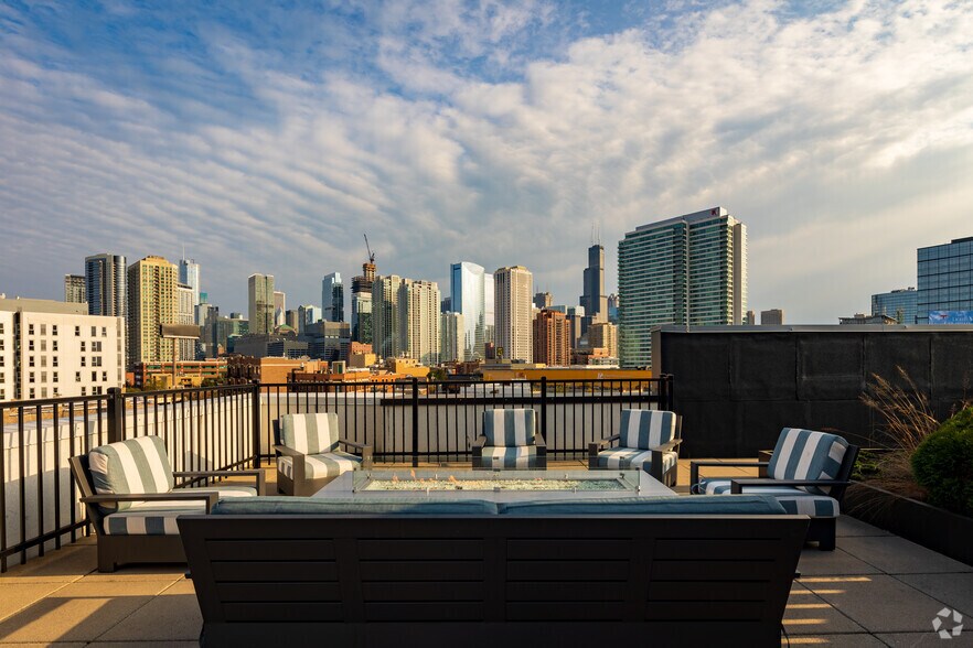 More Photos Of 500 N Milwaukee Ave, Chicago Apartments For Lease