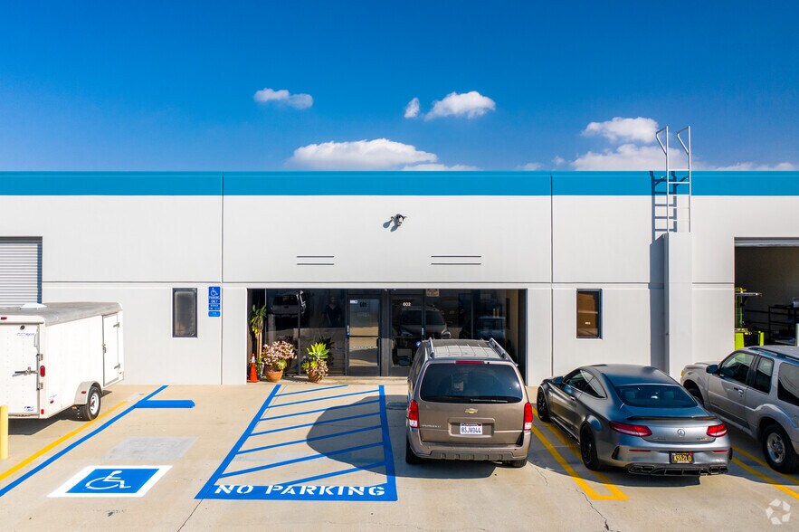 More Photos Of 24424 S Main St, Carson Flex For Lease