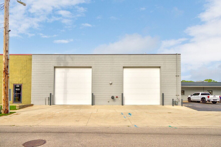 More Photos Of 850 Maple Ave, Holland Industrial For Sale