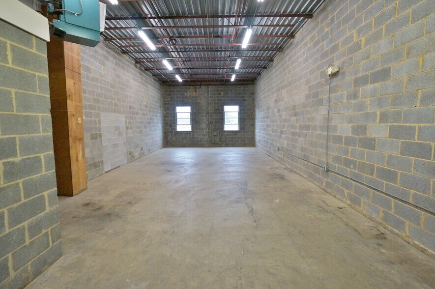 More Photos Of 601-615 Lofstrand Ln, Rockville Warehouse For Lease