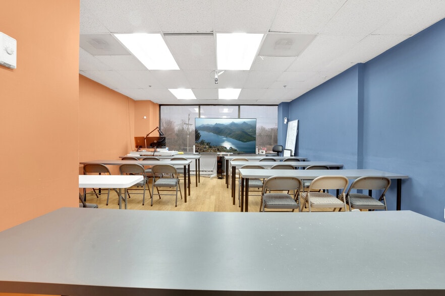More Photos Of 7535 Little River Tpke, Annandale Office Residential For Sale