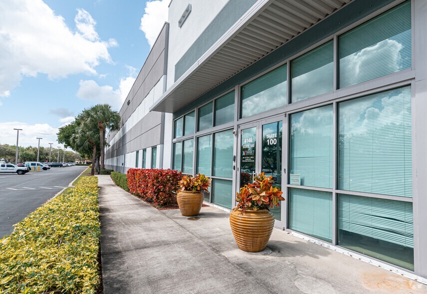 More Photos Of 4140 SW 30th Ave, Fort Lauderdale Warehouse For Lease